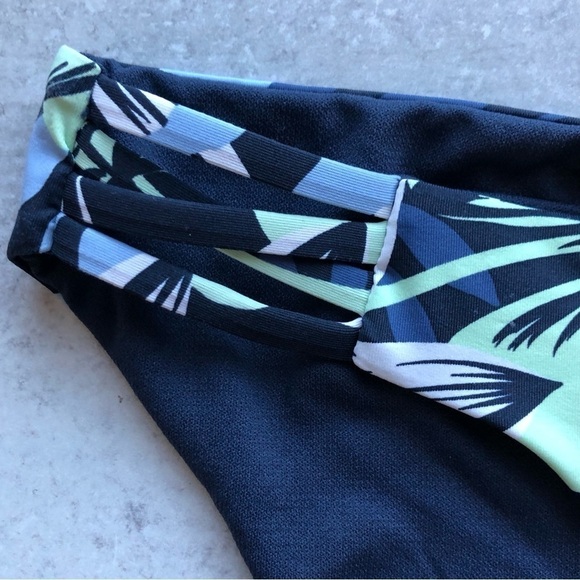 Roxy Beach Classics Hipster Swim Bikini Bottoms Blue Size XL - Picture 9 of 10